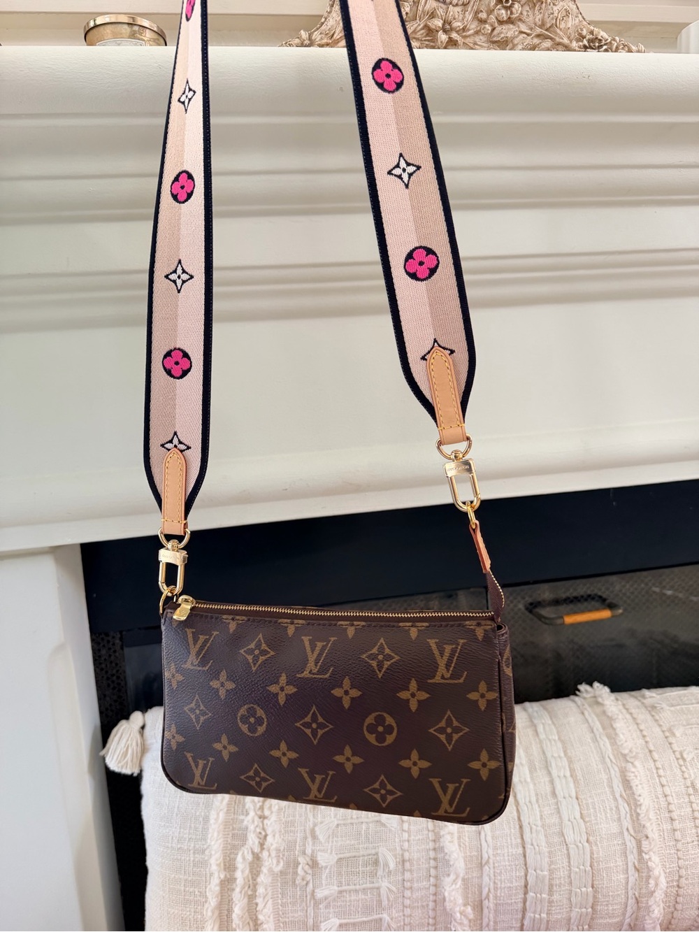 Louis Vuitton Brown Monogram Canvas Pochette Crossbody with Pink Accent Strap - Picture 4 of 8